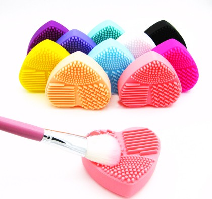 Accesoriu Silicon Curatare Pensule Machiaj -heart